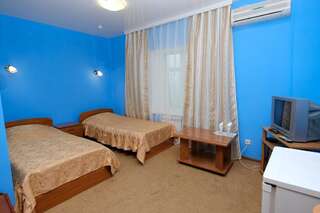 Гостиница Парламент Астрахань  Двухместный номер с 2 отдельными кроватями-1